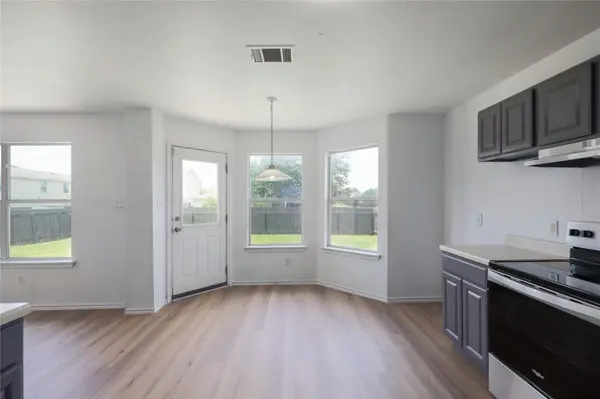 211 Phillips ST, Hutto, TX 78634