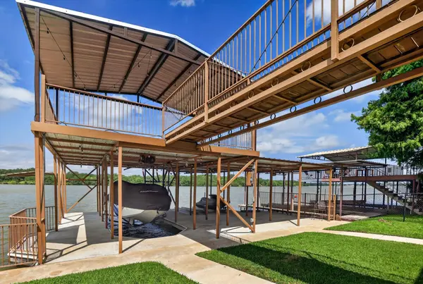 1002 Scenic LOOP, Kingsland, TX 78639