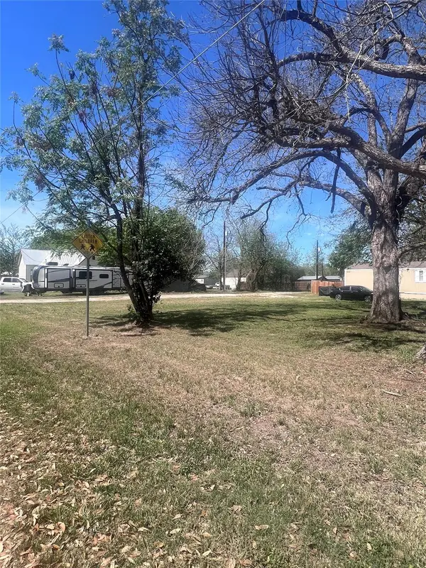 TBD SE 2nd ST, Smithville, TX 78957