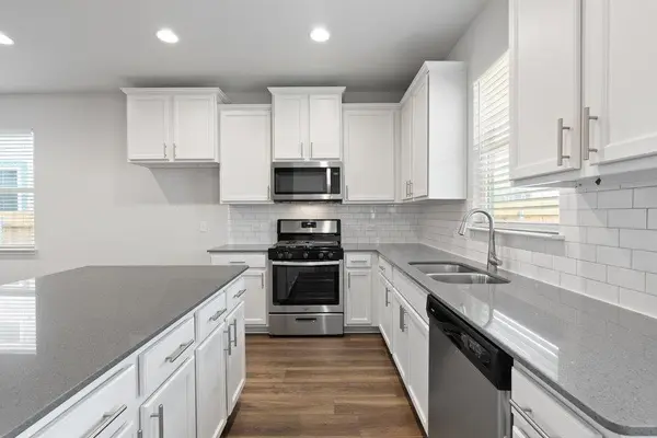 457 Elephant Island LOOP, Kyle, TX 78640