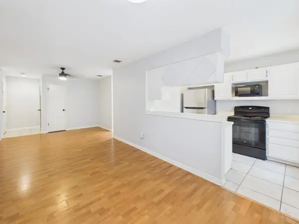 2409 Leon ST #201, Austin, TX 78705