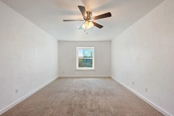 300 E Croslin ST #106, Austin, TX 78752