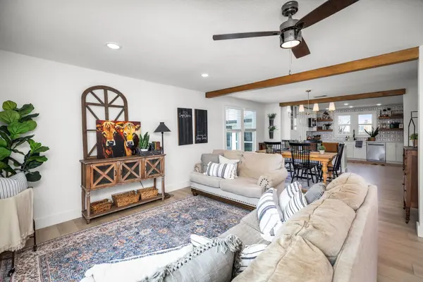 215 Paulus ST, Schulenburg, TX 78956