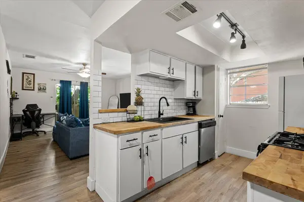 5104 Acorn CV, Austin, TX 78744