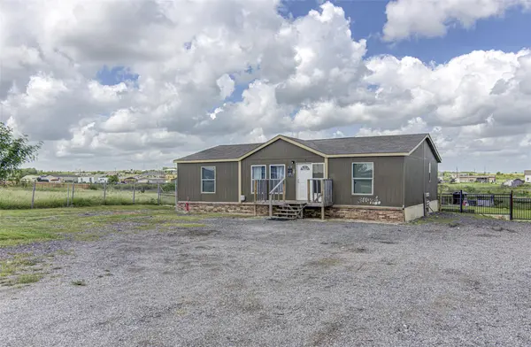 445 Rancho Linda Dr., Lockhart, TX 78644