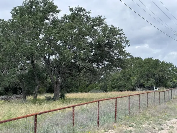 257 W Rolling Oaks DR, Goldthwaite, TX 78644