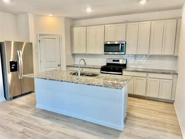 5013 Stockton LN, Del Valle, TX 78617