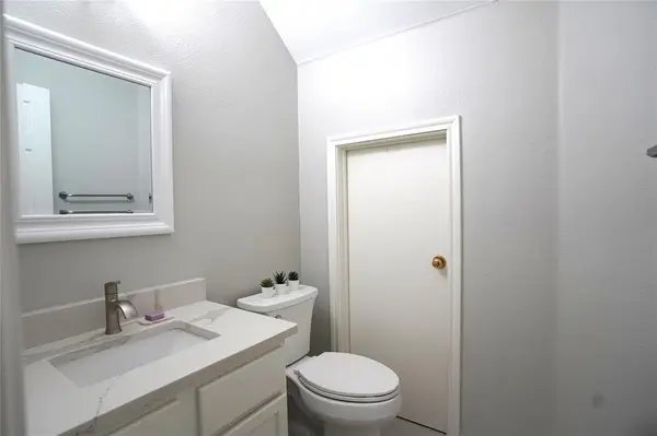 1700 Constantino CIR #A, Austin, TX 78745