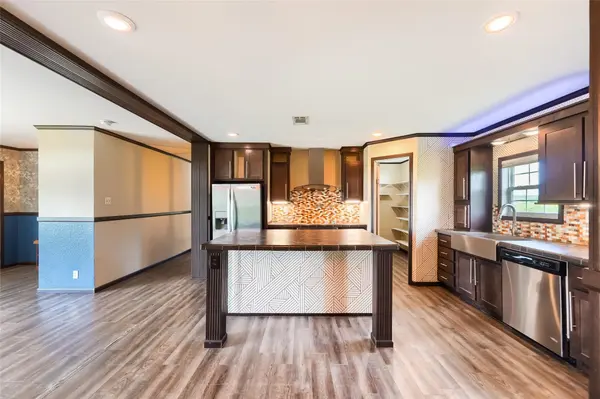 401 Graef RD, Kyle, TX 78640