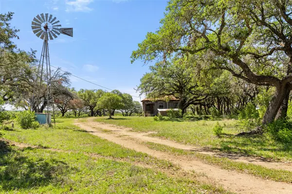 1318 Klett Ranch RD, Johnson City, TX 78636