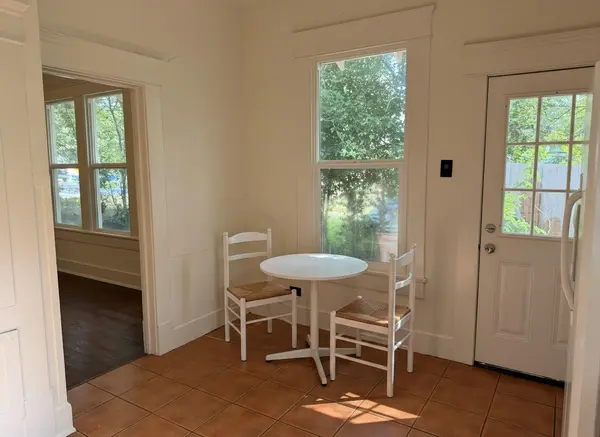 1136 Eleanor ST, Austin, TX 78721