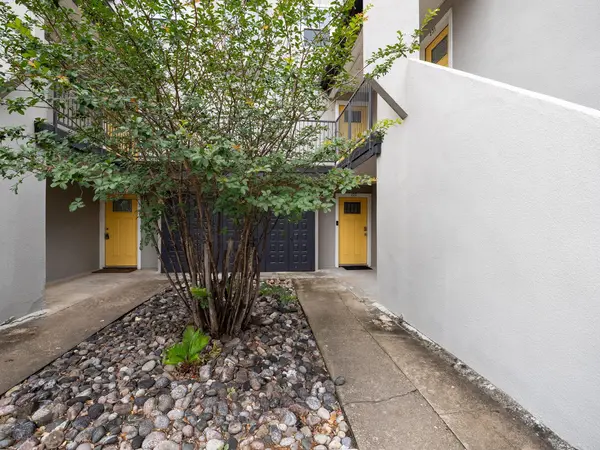 935 La Posada DR #131, Austin, TX 78752