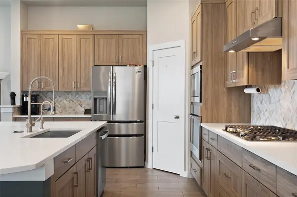 1112 Bluewood BND, Leander, TX 78641