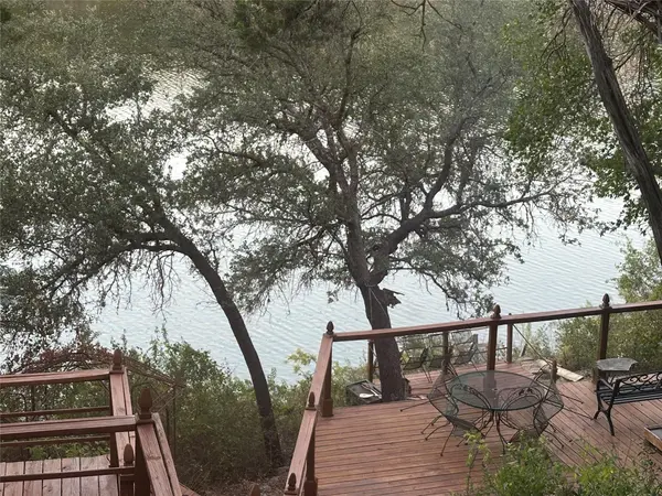 10903 Lakeside DR, Jonestown, TX 78645