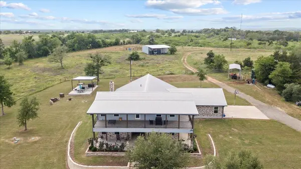 1883 Watterson RD, Red Rock, TX 78662