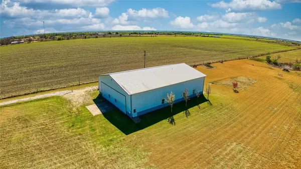 1005 E Buttercup RD, Taylor, TX 76574