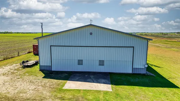 1005 E Buttercup RD, Taylor, TX 76574