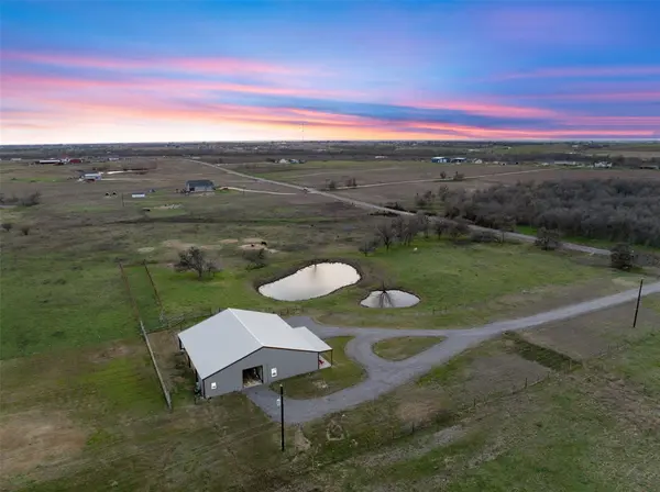 700 County Road 466, Elgin, TX 78621