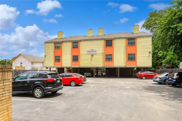 908 Poplar ST #105, Austin, TX 78705