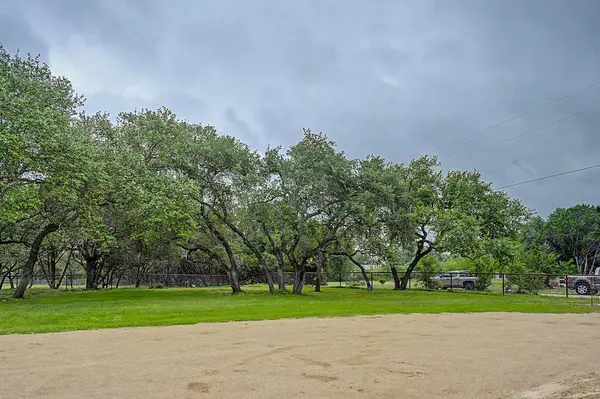 200 E Meadow LN, Wimberley, TX 78676
