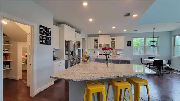 15824 Cinca Terra DR, Bee Cave, TX 78738