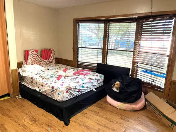 410 W North ST, Kyle, TX 78640