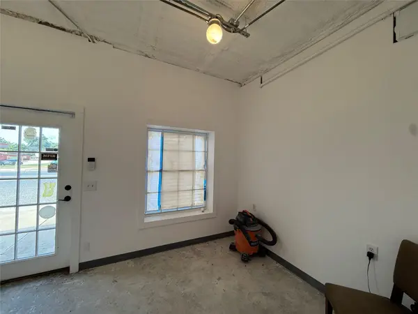 117 S Main ST, Elgin, TX 78621