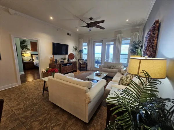 1001 The Cape RD #32, Horseshoe Bay, TX 78657