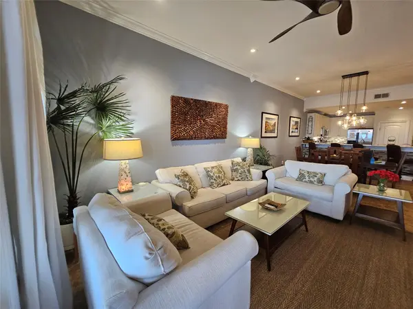1001 The Cape RD #32, Horseshoe Bay, TX 78657
