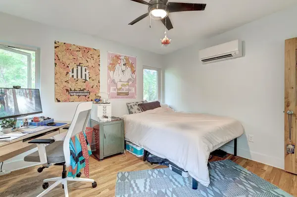 809 E 44th ST, Austin, TX 78751