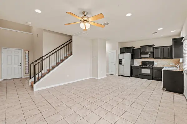1001 Zodiac LN #11, Round Rock, TX 78665