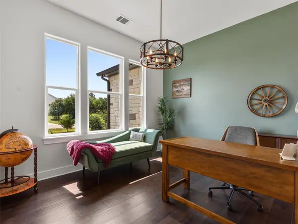 106 Pinecrest DR, Bastrop, TX 78602