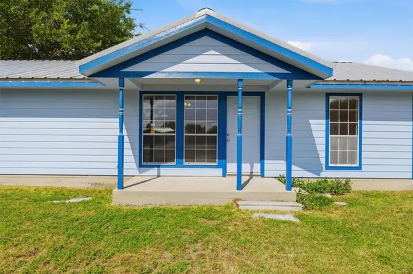 240 Park Meadow DR, Jarrell, TX 76537
