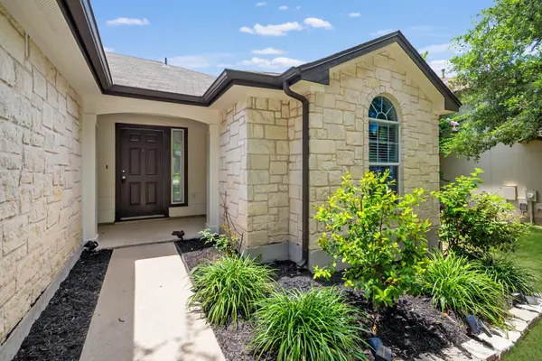105 Lakemont DR, Hutto, TX 78634