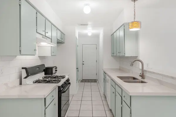 2501 Teri RD #B, Austin, TX 78744