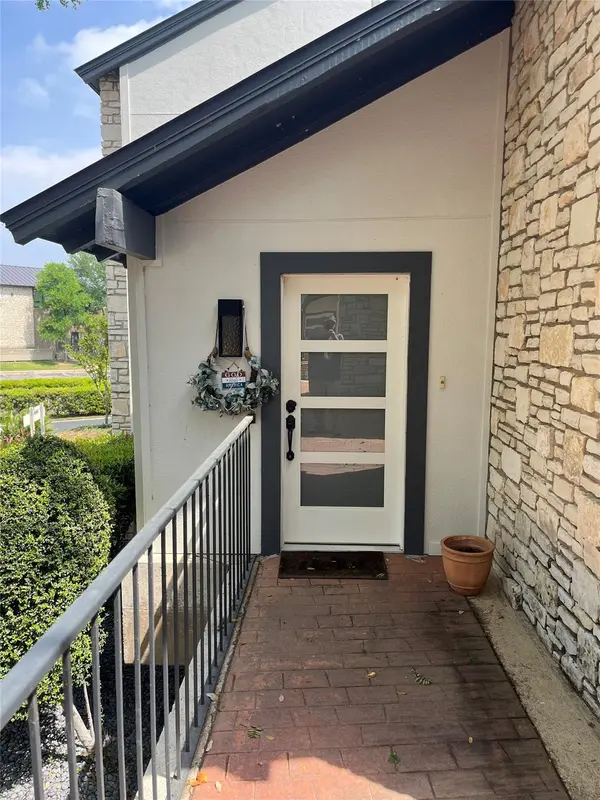 103 Island DR #8, Horseshoe Bay, TX 78657