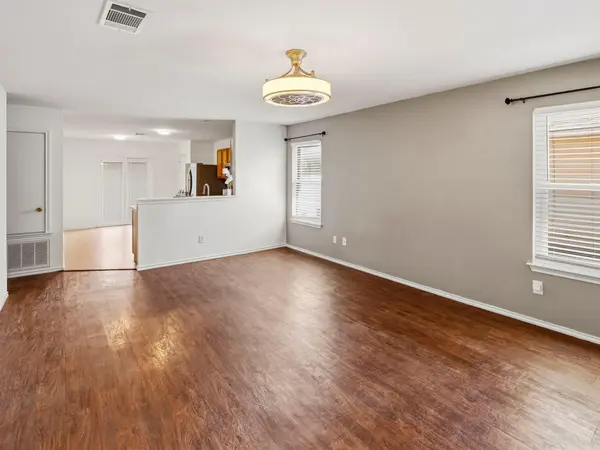 17912 Honey Locust LN, Elgin, TX 78621