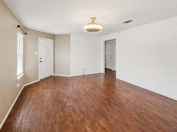 17912 Honey Locust LN, Elgin, TX 78621