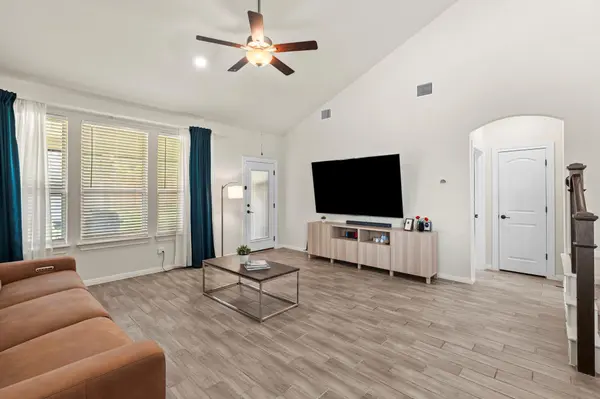 548 Purple Heart DR, Buda, TX 78610