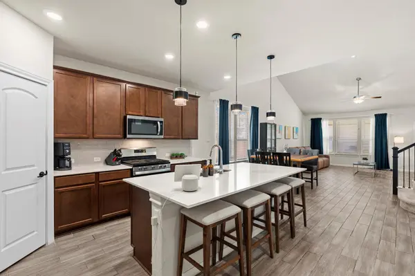 548 Purple Heart DR, Buda, TX 78610