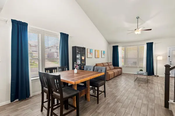 548 Purple Heart DR, Buda, TX 78610