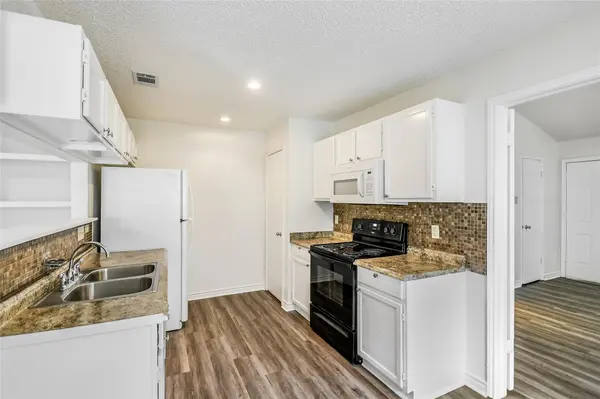 526 Cutty TRL #A, Lakeway, TX 78734