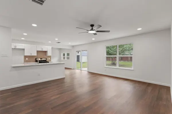 710 Ruby Isle DR, Leander, TX 78641