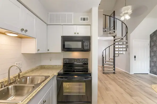 1840 Burton DR #144, Austin, TX 78741
