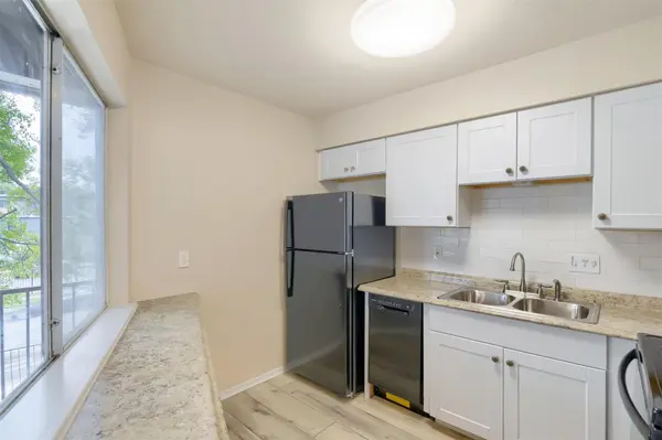 1840 Burton DR #144, Austin, TX 78741