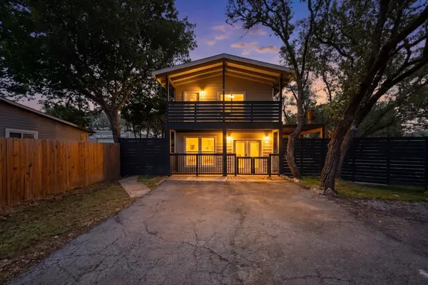 1070 Timberlane DR, Canyon Lake, TX 78133