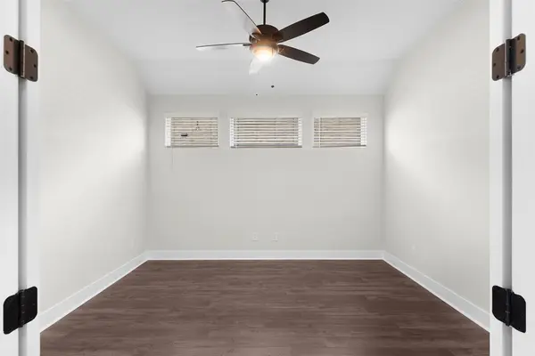 4312 College Square DR, Round Rock, TX 78665