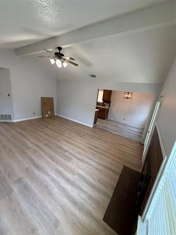 1100 E Logan ST, Round Rock, TX 78664