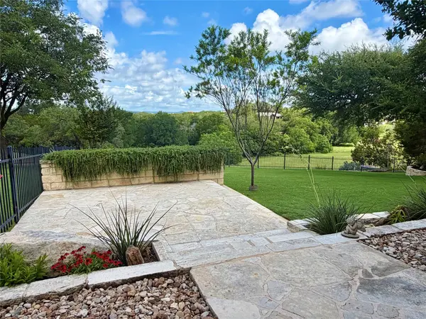 5200 Arrowhead DR, Lago Vista, TX 78645
