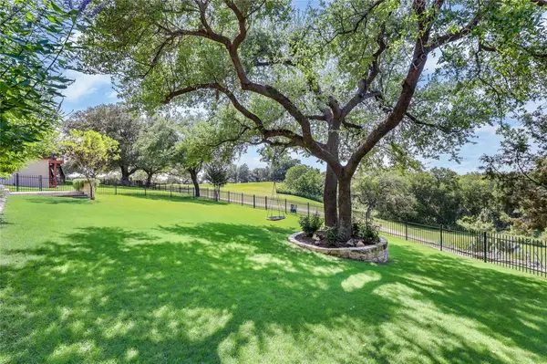 5200 Arrowhead DR, Lago Vista, TX 78645